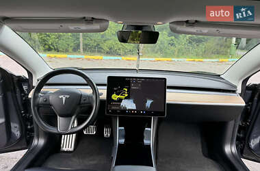 Седан Tesla Model 3 2019 в 