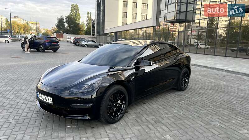 Седан Tesla Model 3 2019 в Дніпрі