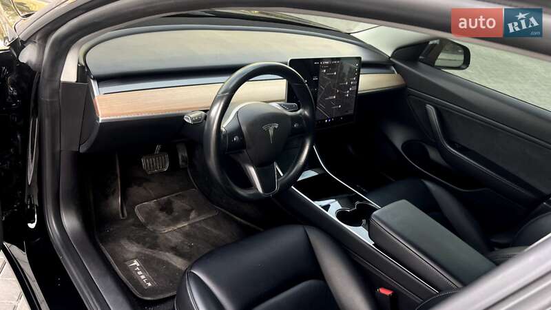 Седан Tesla Model 3 2019 в Дніпрі