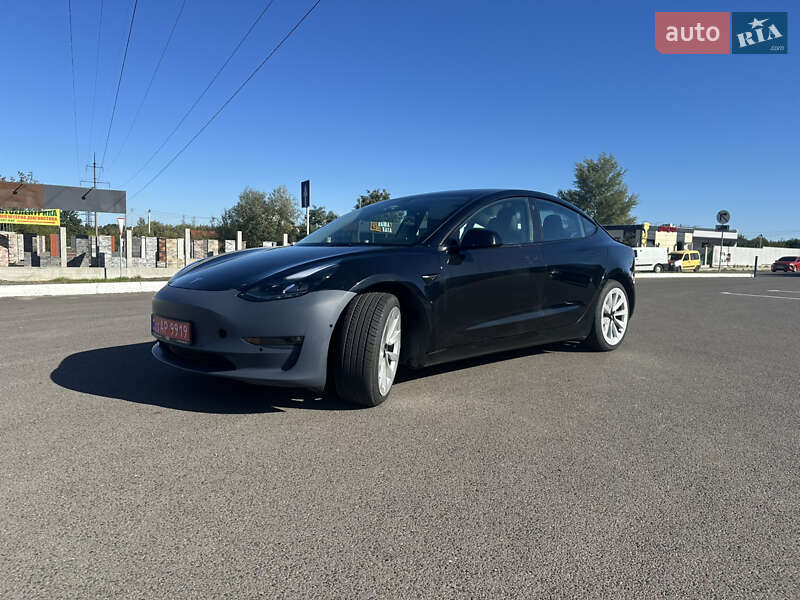 Седан Tesla Model 3 2022 в Луцьку