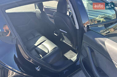 Седан Tesla Model 3 2022 в 