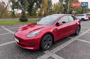Седан Tesla Model 3 2021 в Пирятині