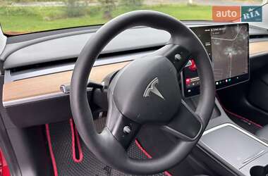 Седан Tesla Model 3 2021 в 