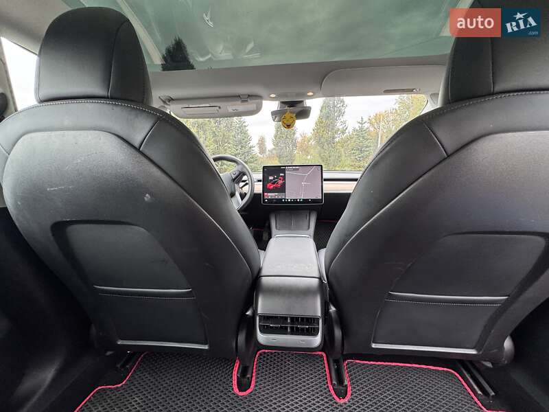 Седан Tesla Model 3 2021 в Пирятині