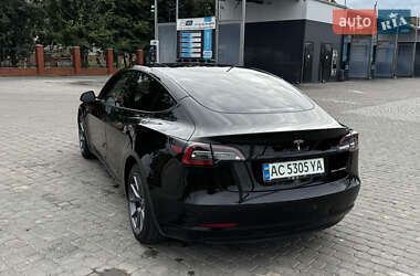 Седан Tesla Model 3 2021 в 