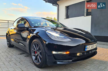 Седан Tesla Model 3 2019 в Киеве
