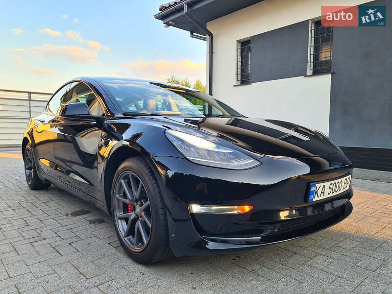Седан Tesla Model 3 2019 в 