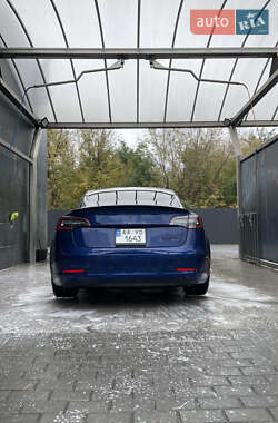 Седан Tesla Model 3 2022 в Софіївській Борщагівці
