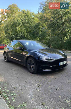 Седан Tesla Model 3 2022 в 