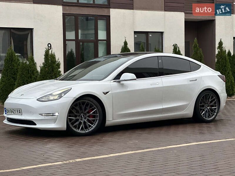 Седан Tesla Model 3 2019 в Одесі