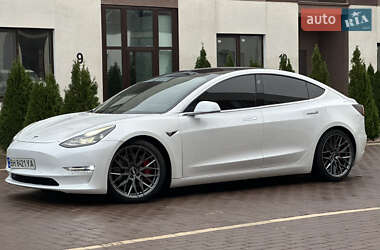 Седан Tesla Model 3 2019 в 