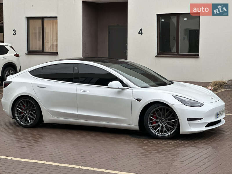 Седан Tesla Model 3 2019 в Одесі