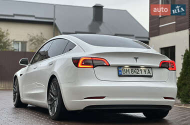 Седан Tesla Model 3 2019 в 