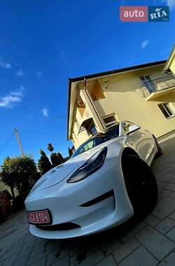 Седан Tesla Model 3 2017 в 