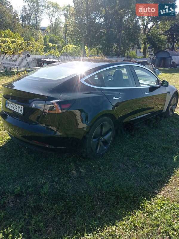 Седан Tesla Model 3 2018 в Тернополі