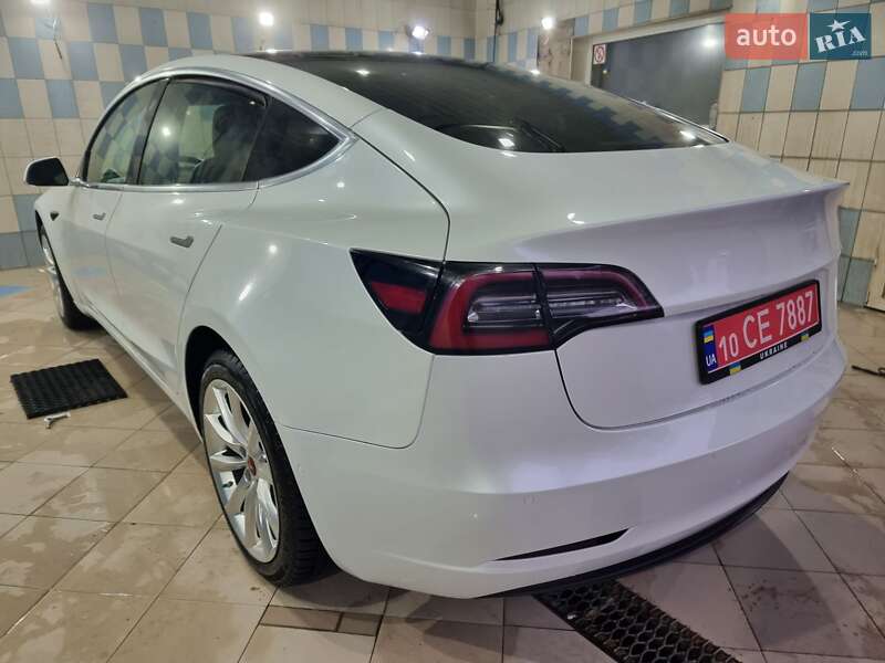 Седан Tesla Model 3 2020 в Ірпені