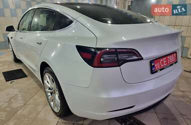 Седан Tesla Model 3 2020 в 