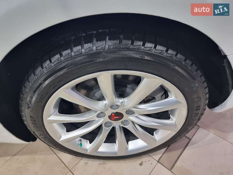 Седан Tesla Model 3 2020 в Ірпені