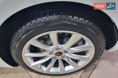 Седан Tesla Model 3 2020 в 