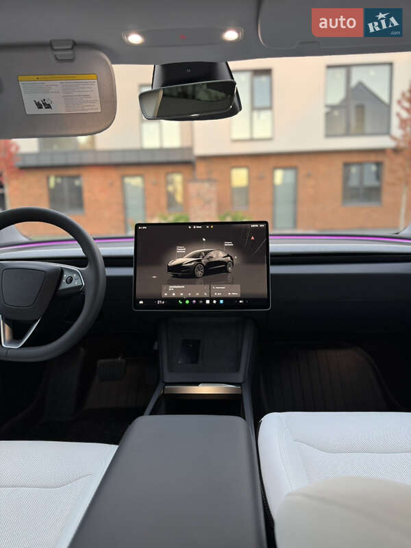 Седан Tesla Model 3 2024 в Львові