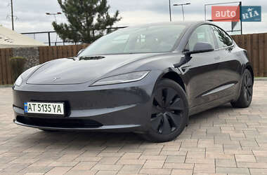 Седан Tesla Model 3 2024 в 