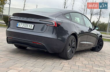 Седан Tesla Model 3 2024 в 