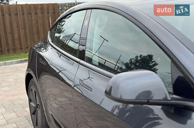 Седан Tesla Model 3 2024 в 