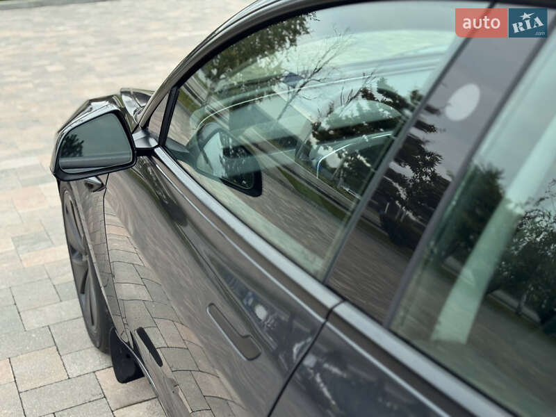 Седан Tesla Model 3 2024 в Івано-Франківську