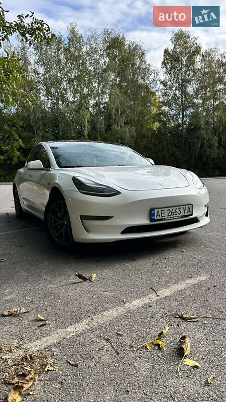 Седан Tesla Model 3 2019 в Трускавце