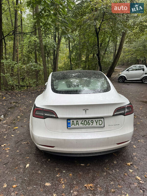 Седан Tesla Model 3 2019 в Києві