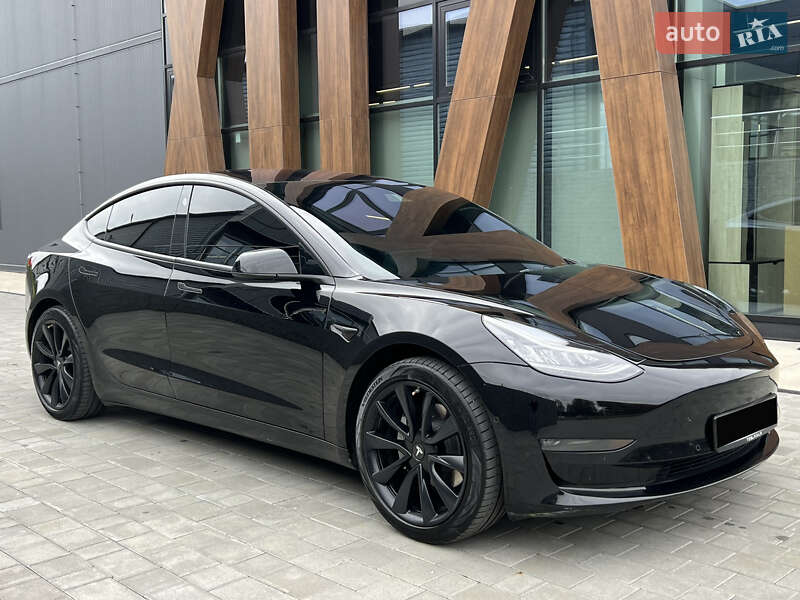 Седан Tesla Model 3 2019 в Луцке