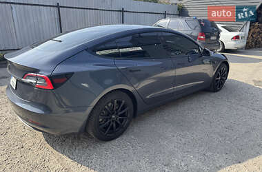 Седан Tesla Model 3 2020 в 