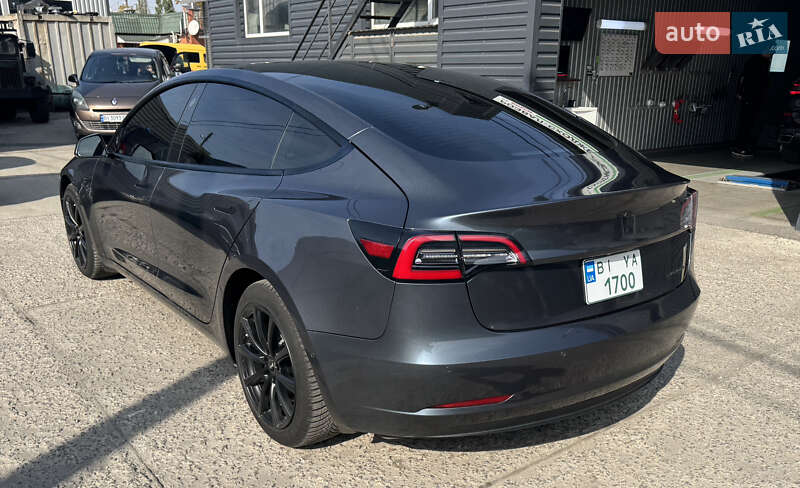 Седан Tesla Model 3 2020 в Полтаві