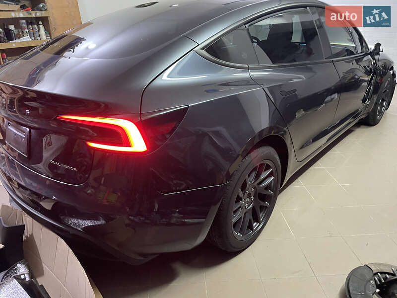 Седан Tesla Model 3 2025 в Бродах