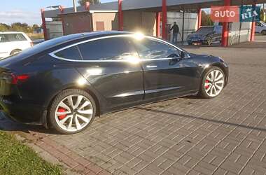 Седан Tesla Model 3 2019 в 