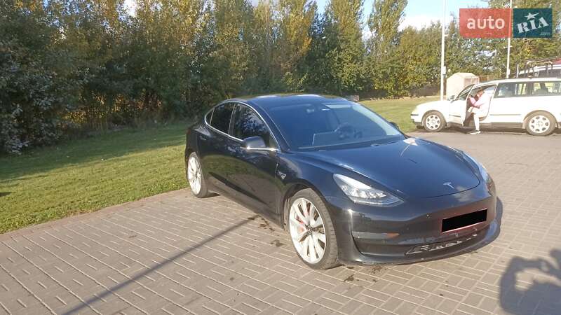 Седан Tesla Model 3 2019 в Луцьку