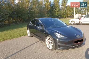 Седан Tesla Model 3 2019 в 