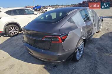 Седан Tesla Model 3 2023 в 