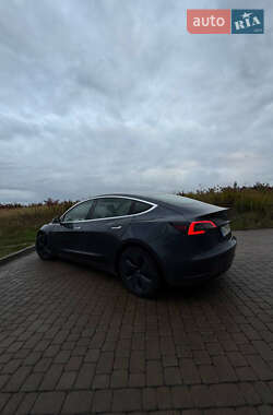 Седан Tesla Model 3 2020 в 