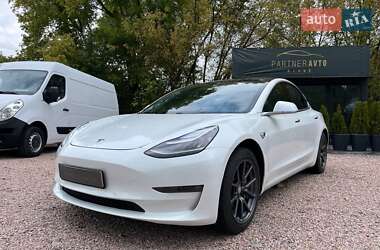 Седан Tesla Model 3 2019 в Ровно