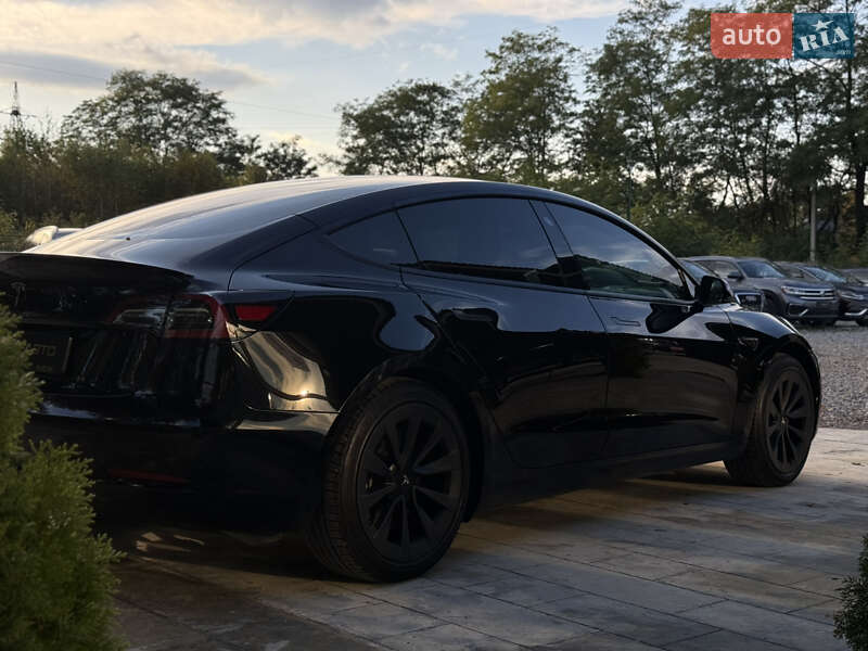 Седан Tesla Model 3 2021 в Ивано-Франковске
