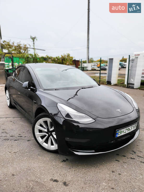 Седан Tesla Model 3 2020 в Одесі