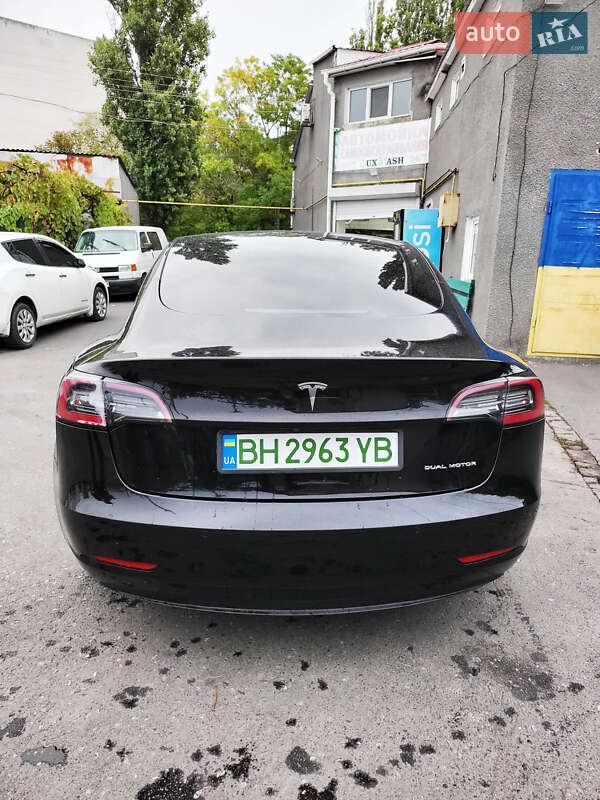 Седан Tesla Model 3 2020 в Одесі