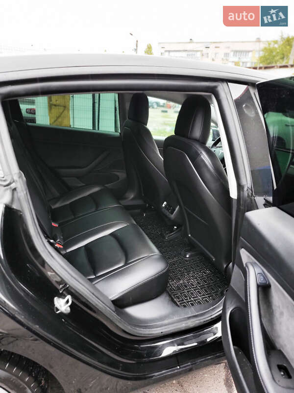 Седан Tesla Model 3 2020 в Одесі