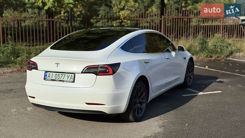 Седан Tesla Model 3 2018 в Киеве