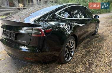 Седан Tesla Model 3 2019 в 