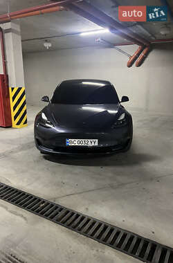 Седан Tesla Model 3 2023 в Львове