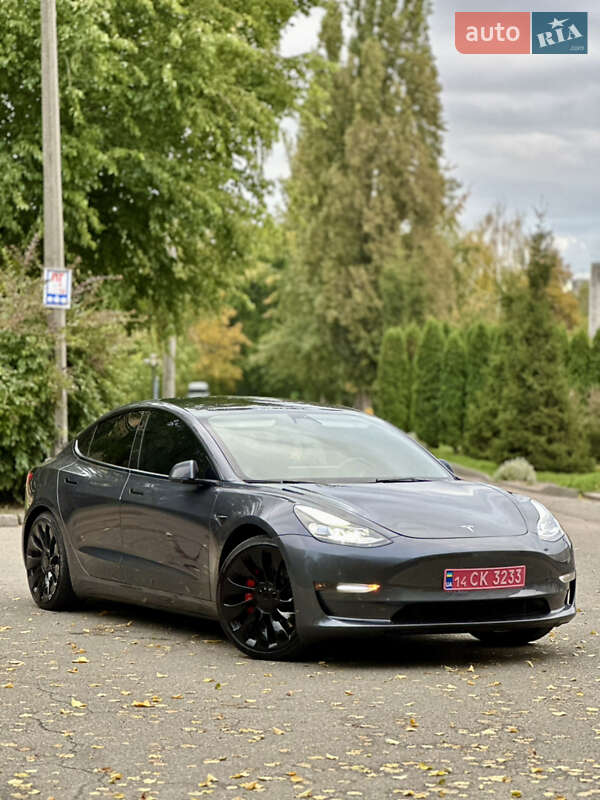 Седан Tesla Model 3 2022 в Киеве