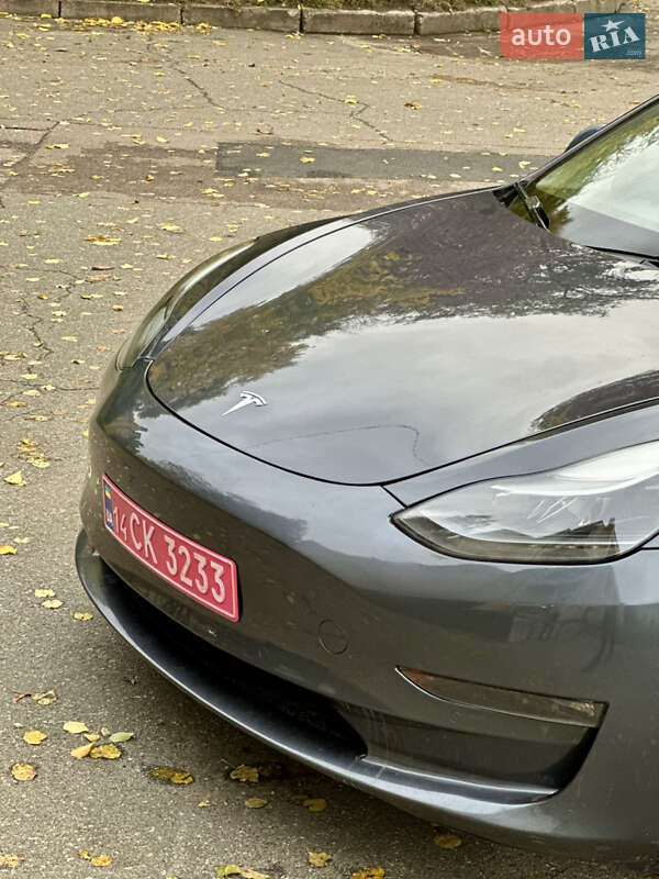 Седан Tesla Model 3 2022 в Киеве