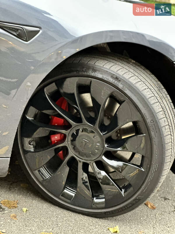 Седан Tesla Model 3 2022 в Киеве